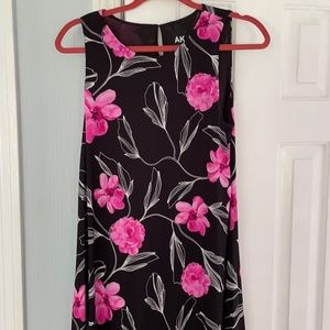 AK Pretty fully lined dress.  Pretty pink floral